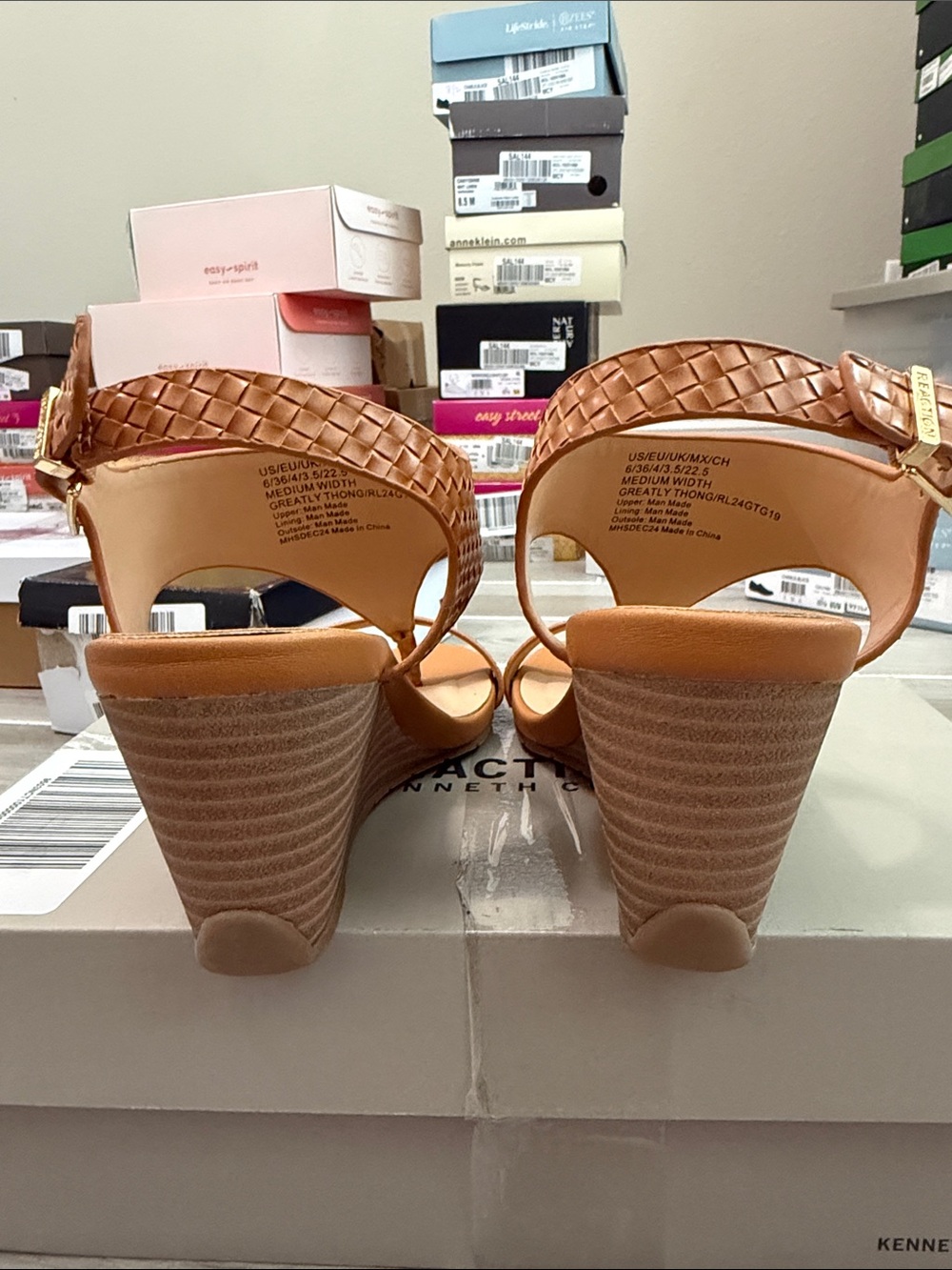 Kenneth Cole Reaction Women's Greatly Thong Almond Toe Wedge Sandals Heels - Picture 4 of 9